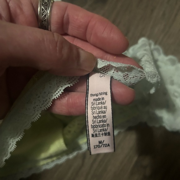 NWOT Victoria secret push up bra with new matching thong - Picture 4 of 7